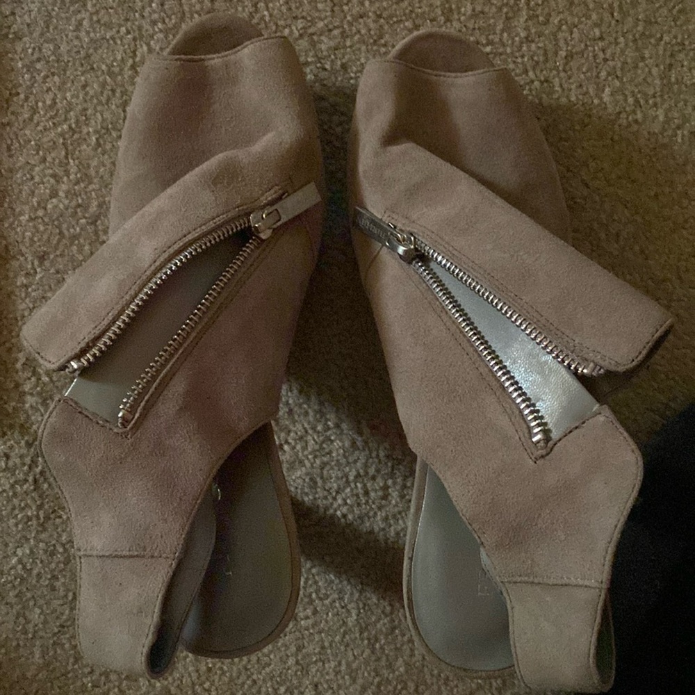 Open toed heels. Gray!